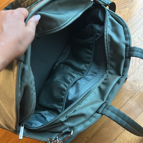 Lululemon City Essentials Bag 25L - Picture 10 of 14